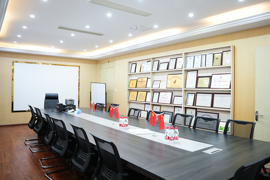 অফিসের পরিবেশ