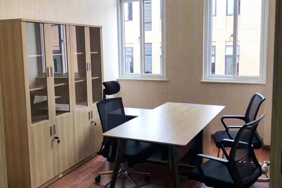 অফিসের পরিবেশ